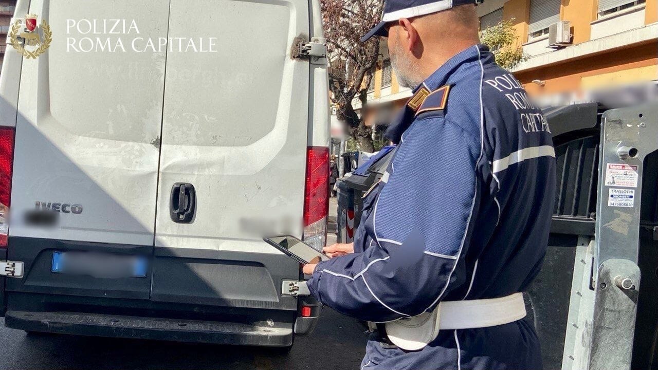 roma capitale furgone polizia locale